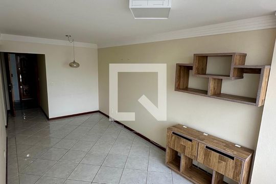 Sala de apartamento para alugar com 2 quartos, 64m² em Kobrasol, São José