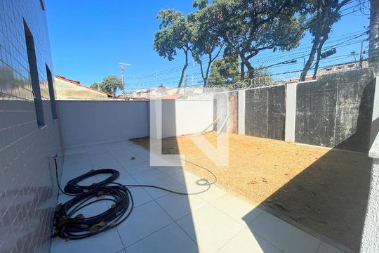 Área privativa / área livre de apartamento à venda com 2 quartos, 132m² em Santa Monica, Belo Horizonte