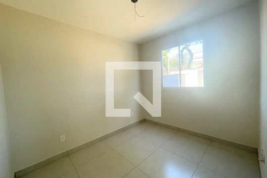 Quarto de apartamento à venda com 2 quartos, 132m² em Santa Monica, Belo Horizonte