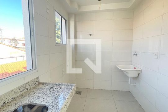 Cozinha de apartamento à venda com 2 quartos, 49m² em Santa Monica, Belo Horizonte