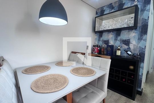 Sala de apartamento à venda com 2 quartos, 55m² em Vila Satúrnia, Campinas