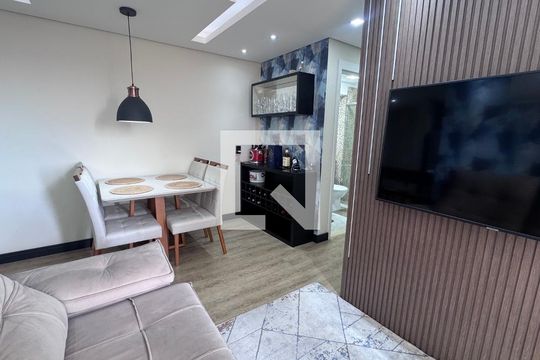 Sala de apartamento à venda com 2 quartos, 55m² em Vila Satúrnia, Campinas
