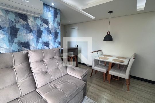 Sala de apartamento à venda com 2 quartos, 55m² em Vila Satúrnia, Campinas