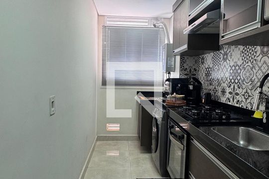 Cozinha de apartamento à venda com 2 quartos, 55m² em Vila Satúrnia, Campinas