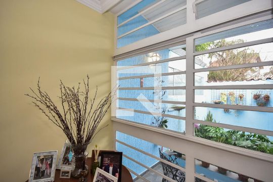 Vista de casa à venda com 2 quartos, 260m² em Jardim Londrina, São Paulo