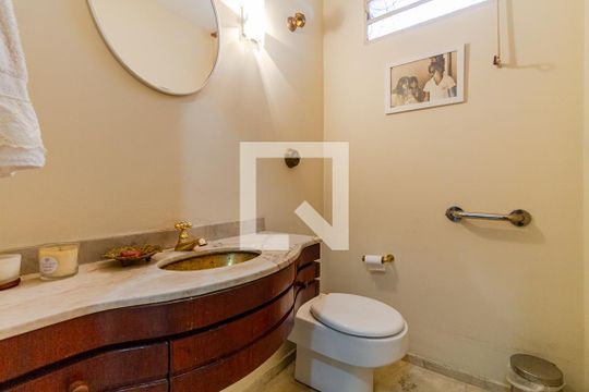 Lavabo de casa para alugar com 3 quartos, 297m² em Alto de Pinheiros, São Paulo