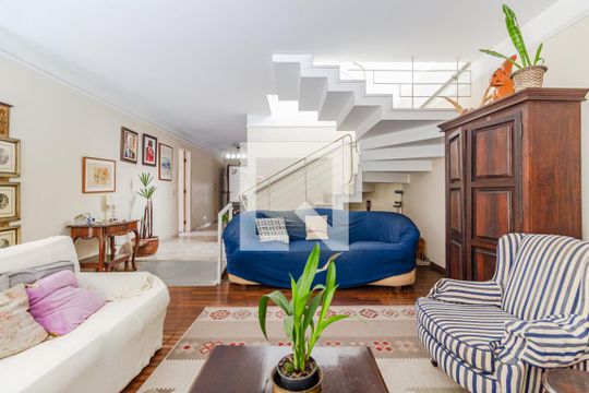 Sala de casa para alugar com 3 quartos, 297m² em Alto de Pinheiros, São Paulo
