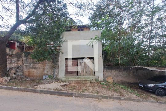 Fachada de casa à venda com 3 quartos, 120m² em Maravista, Niterói