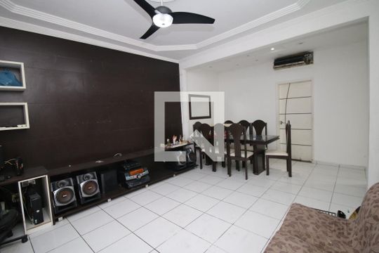 Sala de casa à venda com 2 quartos, 300m² em Vila da Penha, Rio de Janeiro