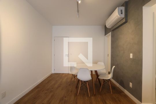 Sala de apartamento para alugar com 2 quartos, 77m² em Vila Mariana, São Paulo