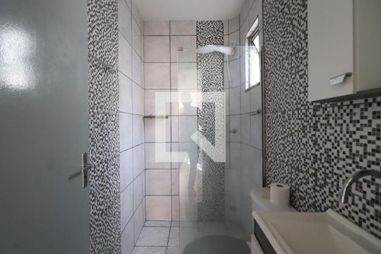 Banheiro de apartamento à venda com 2 quartos, 40m² em Liberdade, Novo Hamburgo