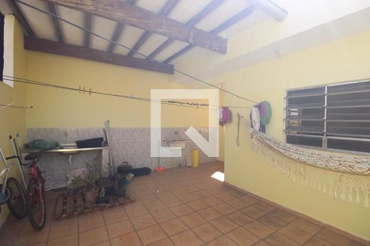 Área de Serviço de casa para alugar com 2 quartos, 100m² em Jardim Primavera, São Paulo