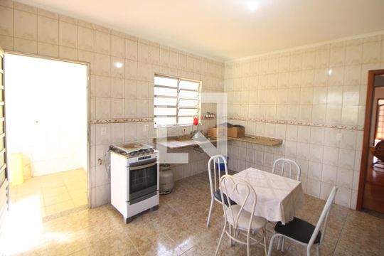 Cozinha de casa para alugar com 2 quartos, 100m² em Jardim Primavera, São Paulo