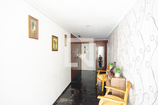 Hall de entrada de apartamento à venda com 3 quartos, 61m² em Cidade Vargas, São Paulo