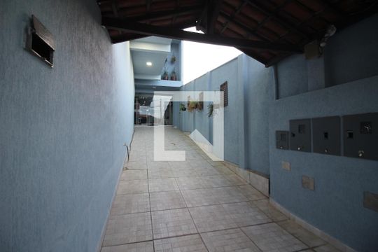 Garagem de casa para alugar com 4 quartos, 243m² em Riacho das Pedras, Contagem