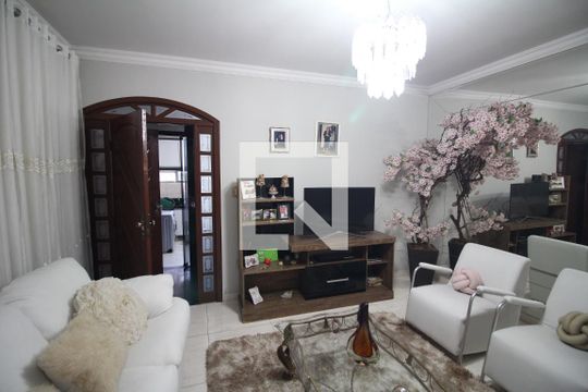 Sala 2 de casa para alugar com 4 quartos, 243m² em Riacho das Pedras, Contagem