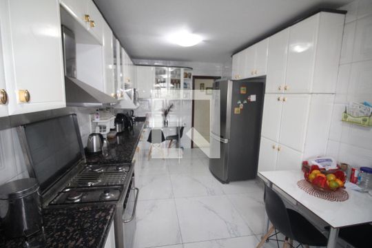 Cozinha de casa para alugar com 4 quartos, 243m² em Riacho das Pedras, Contagem
