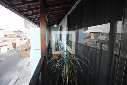 Varanda da Sala de casa para alugar com 4 quartos, 243m² em Riacho das Pedras, Contagem