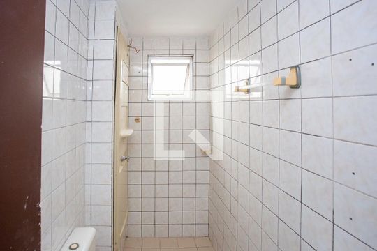 Banheiro de apartamento à venda com 2 quartos, 49m² em Jardim Arco-iris, Diadema