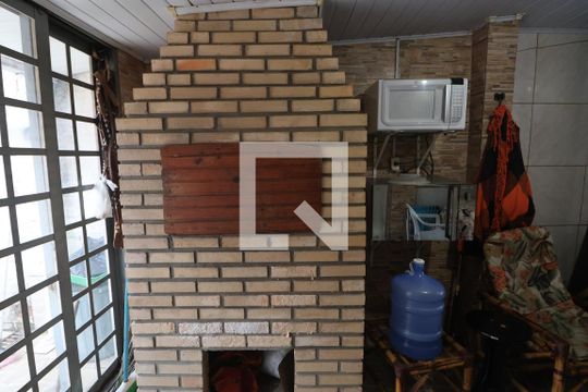 Área externa de casa à venda com 2 quartos, 100m² em Estância Velha, Canoas