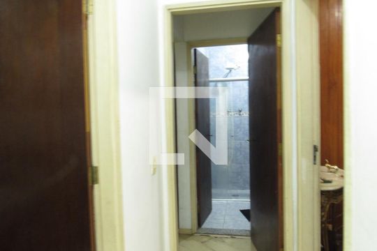Corredor de casa à venda com 3 quartos, 330m² em Parque Continental, Osasco