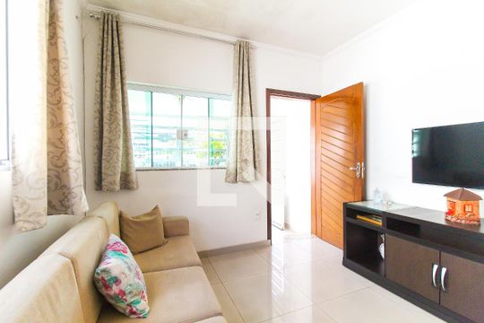 Sala de casa para alugar com 4 quartos, 200m² em Jardim Soraia, São Paulo