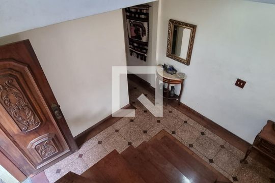 Escada de casa à venda com 3 quartos, 189m² em Jardim Sao Paulo(Zona Norte), São Paulo