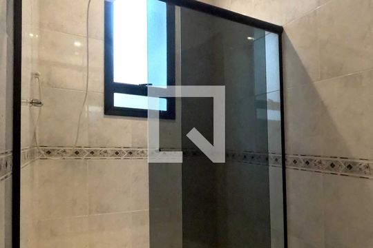 Banheiro da Suíte 2 de casa para alugar com 4 quartos, 250m² em Gonzaga, Santos