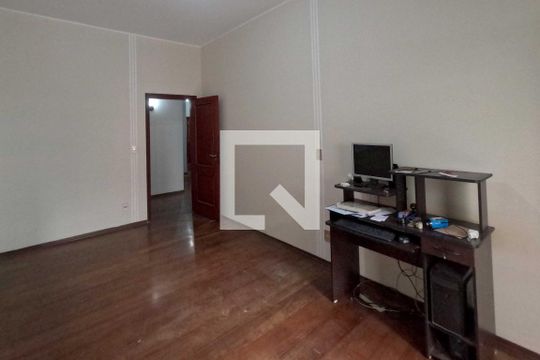 Quarto 1 de casa para alugar com 4 quartos, 250m² em Gonzaga, Santos