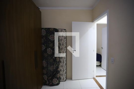 Quarto 2 de apartamento para alugar com 2 quartos, 40m² em Jardim Suzanopolis, Suzano