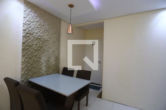 Sala de apartamento para alugar com 2 quartos, 40m² em Jardim Suzanopolis, Suzano