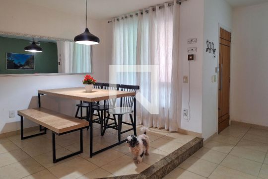 Sala de casa à venda com 4 quartos, 169m² em Itaipu, Niterói