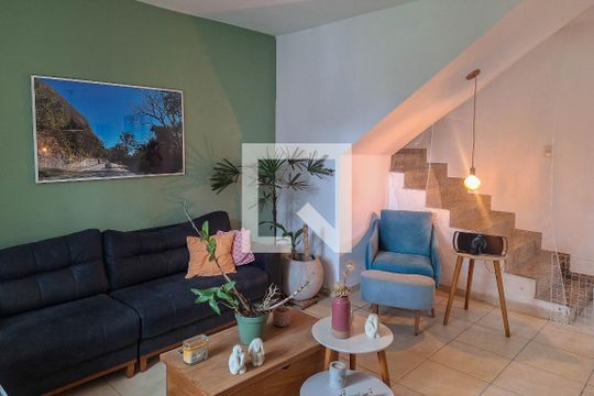 Sala de casa à venda com 4 quartos, 169m² em Itaipu, Niterói