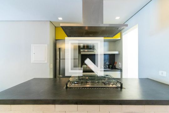 Cozinha de apartamento para alugar com 2 quartos, 72m² em Moema, São Paulo