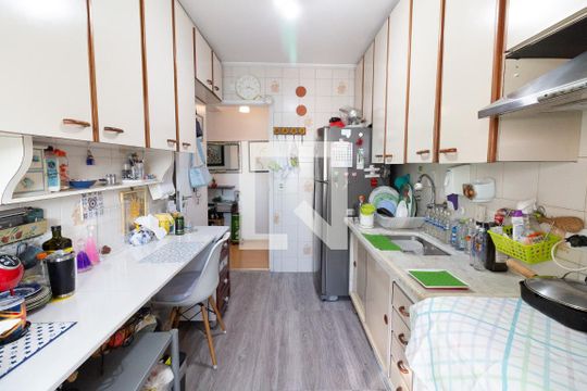Cozinha de apartamento à venda com 2 quartos, 78m² em Vila Indiana, São Paulo