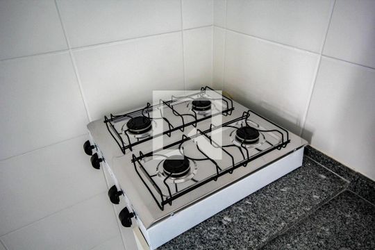 Cozinha de apartamento para alugar com 1 quarto, 28m² em Freguesia do Ó, São Paulo
