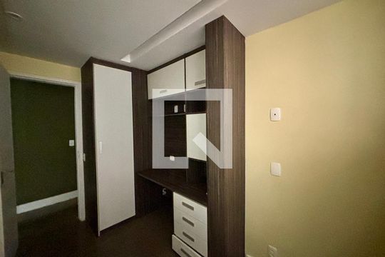 Quarto 1 de apartamento à venda com 3 quartos, 73m² em Leme, Rio de Janeiro
