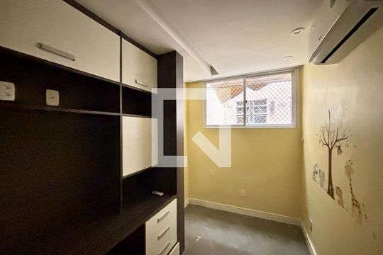 Quarto 1 de apartamento à venda com 3 quartos, 73m² em Leme, Rio de Janeiro