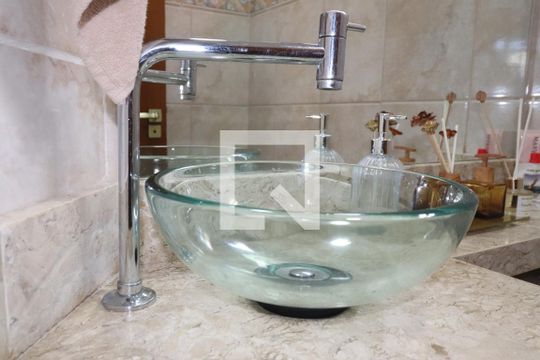 Lavabo de casa à venda com 3 quartos, 150m² em Vila Camilópolis, Santo André