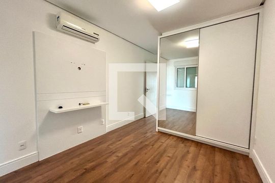Suíte 2 de casa de condomínio para alugar com 4 quartos, 180m² em Cacupé, Florianópolis