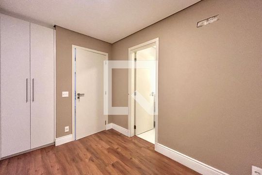 Suíte 1 de casa de condomínio para alugar com 4 quartos, 180m² em Cacupé, Florianópolis