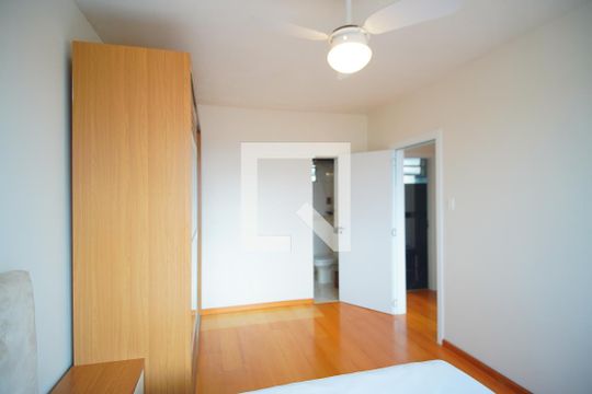 Suíte de apartamento à venda com 2 quartos, 78m² em Petrópolis, Porto Alegre