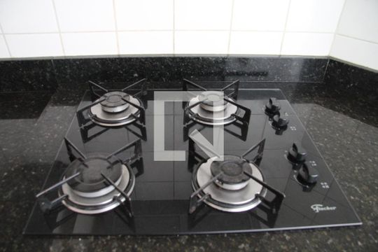 Cozinha de apartamento para alugar com 2 quartos, 55m² em Vila Endres, Guarulhos