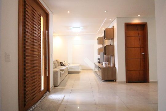 Sala de casa à venda com 4 quartos, 245m² em Vila Lucia, São Paulo