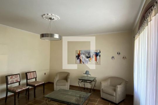 Casa à venda com 4 quartos, 300m² em Cristo Rei, São Leopoldo