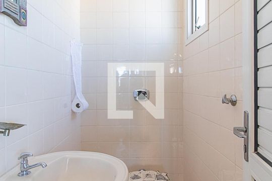 Lavabo de apartamento à venda com 3 quartos, 200m² em Azenha, Porto Alegre