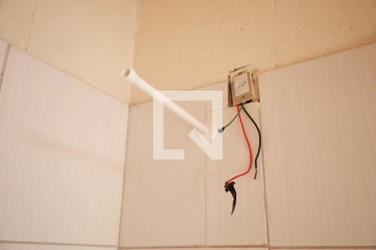 Banheiro de kitnet/studio para alugar com 1 quarto, 50m² em Setor Pedro Ludovico, Goiânia