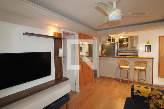 Sala de apartamento à venda com 2 quartos, 65m² em Del Castilho, Rio de Janeiro