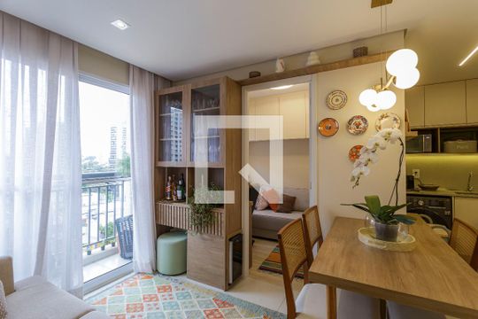 Sala de apartamento à venda com 2 quartos, 36m² em Moema, São Paulo