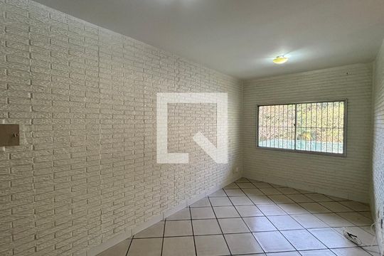 Sala  de apartamento para alugar com 2 quartos, 60m² em Jardim Ipanema, Santo André